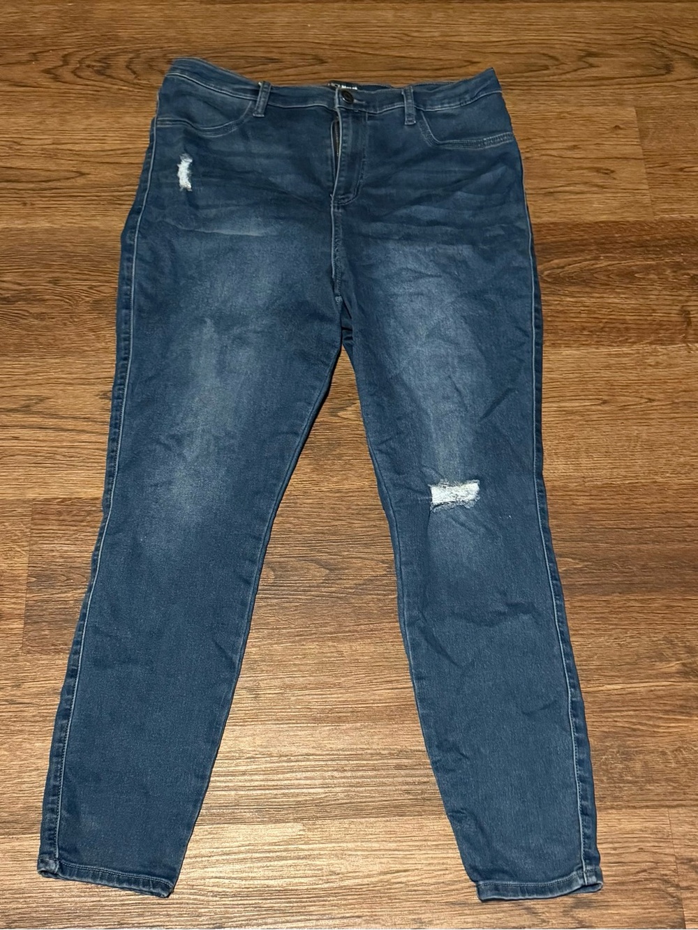 Fashion Nova Women's Blue Skinny Jeans with Distressed Knees
